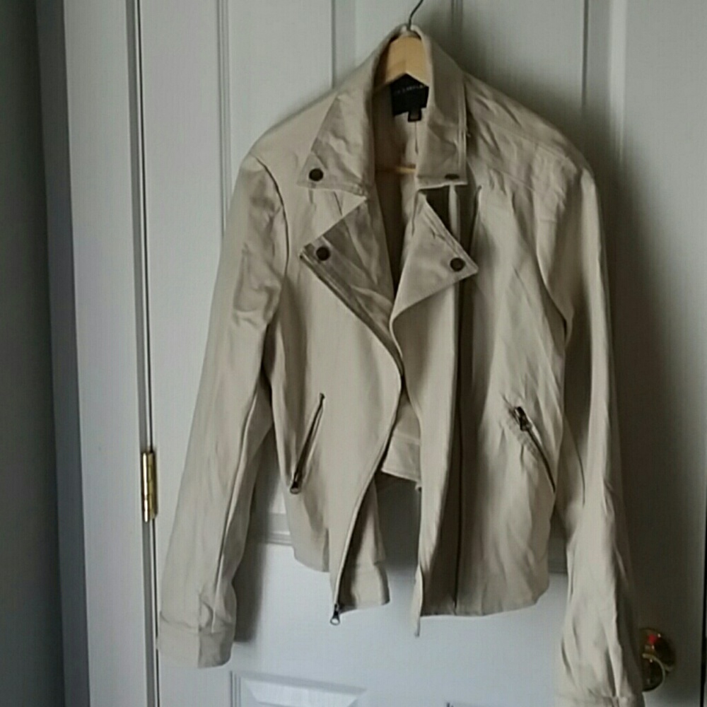 Lightweight bike style jacket